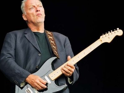 Σε πλειστηριασμό η Black Strat του Ντέιβ...