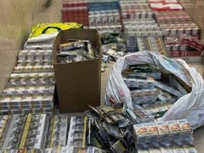 Χειροπέδες σε ανδρόγυνο για ληστεία, ναρ...