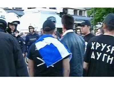 Σε προσαγωγές μελών της Χρυσής Αυγής προ...