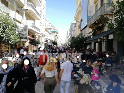 Πάτρα: Αρκετός κόσμος στη Ρήγα Φεραίου γ...