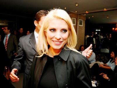 Δείτε το Χριστουγεννιάτικο δέντρο της Ελ...