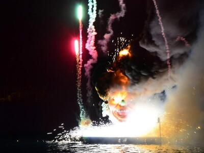 Στην πυρά, ή αλλιώς η Τελετή Λήξης του Π...