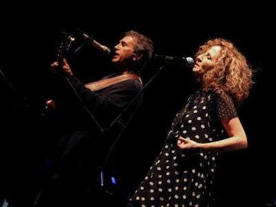 Καταφθάνουν Νταλάρας και Γλυκερία στην &...