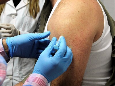 Τα εμβόλια  και το "πάρτι" στα...