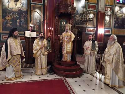 Πάτρα: Θεία Λειτουργία υπέρ αναπαύσεως τ...