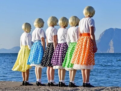 Το σποτ για την παράσταση «Μερικοί το πρ...