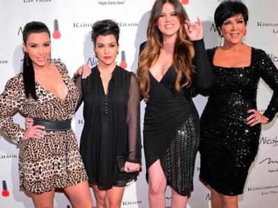 Οι Καρντάσιαν ανοίγουν τη σεζόν στη Μύκο...