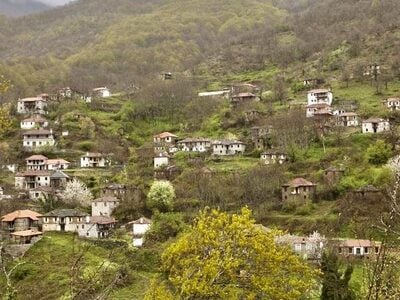 Μόρνα: Το «στοιχειωμένο» χωριό με τους θ...