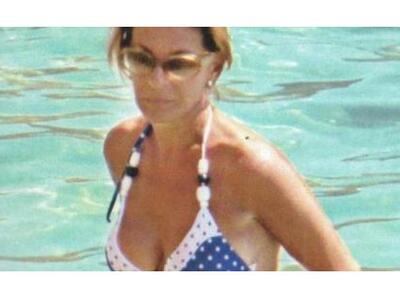 Η Ολγα Τρέμη με υπέροχη σιλουέτα και πουά μπικίνι