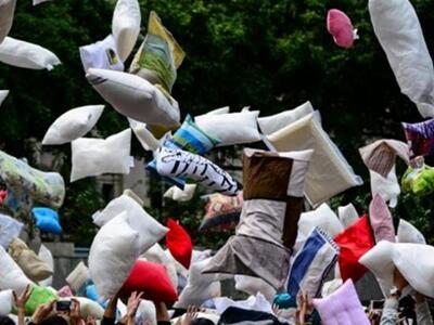 Αιματηρός ο μαξιλαροπόλεμος των φοιτητών...