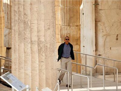 U.S. President Barack Obama tours the Ac...