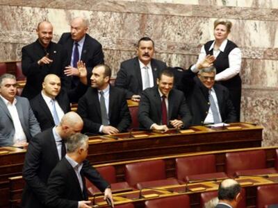 Χαμός με τη Χρυσή Αυγή στην ψηφοφορία -Έ...