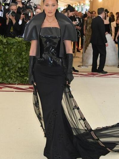 ΜΠΕΛΑ ΧΑΝΤΙΝΤ ΜΕ GARETH PUPH