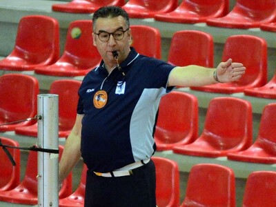 "Κρέμασε" την σφυρίχτρα του ο ...