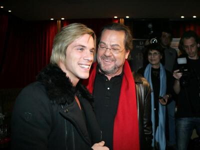 Απονομή χρυσού δίσκου στο Γιάννη Πάριο