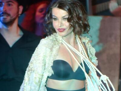 Η Πατρινή performer Νίνα Λοτσάρη σε ηλικ...