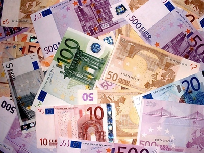 «Η Ελλάδα δεν χρειάζεται οικονομική βοήθεια»