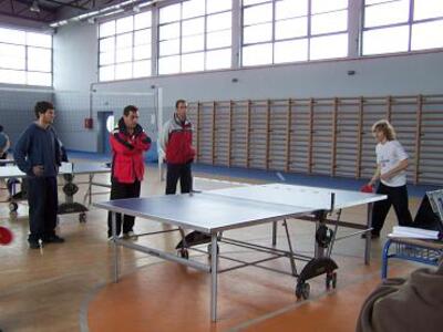 Αγώνες πινγκ πονγκ στην αίθουσα Stag