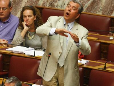 Το.. τραβάει και ο Μητρόπουλος: "Δώ...