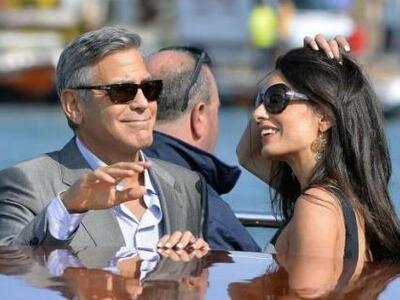 Κλούνεϊ-Αλαμουντίν-Βόλτες στη Βενετία λί...