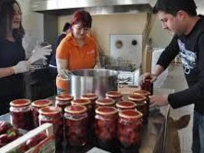 Gefyristas: Η φράουλα της Μεγάλης Εβδομά...