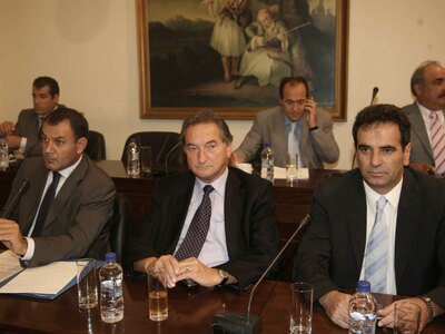 Έρευνα σε βάθος για τη σύγκρουση των F16 ζητά η ΝΔ