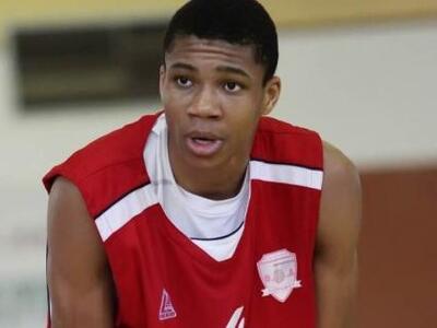 Τη φανέλα του έστειλε στον Αντώνη Σαμαρά...