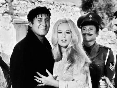 Στο σανίδι η Νεράιδα και το Παλικάρι... ...