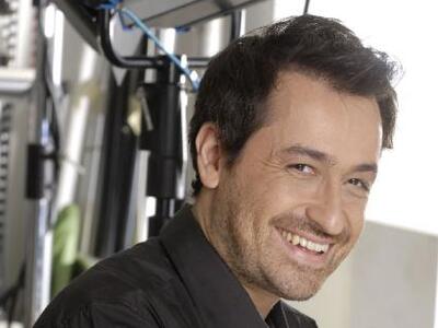 Ο Θέμης Γεωργαντάς μιμείται την Φαίη Σκο...