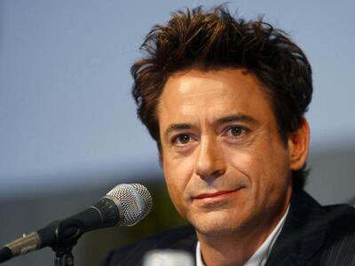 Ο Ρόμπερτ Ντάουνι Τζούνιορ στο πλευρό το...