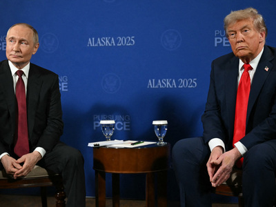 Θερμή χειραψία Ντόναλντ Τραμπ- Βλαντιμίρ...