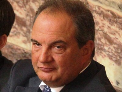 Δείχνουν την πόρτα στον Κώστα Καραμανλή 