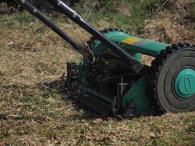 Πάτρα: Ο Δήμος κόβει  χόρτα και σήμερα