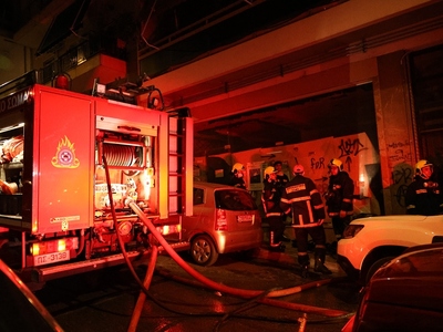 Φωτιά σε διαμέρισμα στου Γκύζη: Φιάλη υγ...