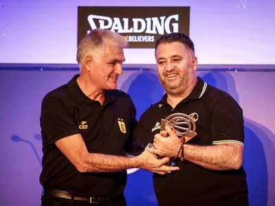 Γιατράς: «Αφιερωμένο το βραβείο σε όσους...