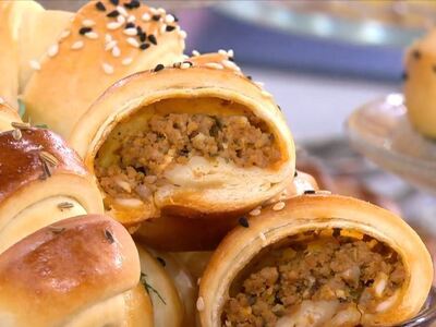 Γεμιστά "κρουασάν" με κιμά από...