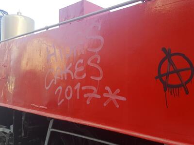 Πάτρα: Ασυνείδητοι ξανάγραψαν συνθήματα ...