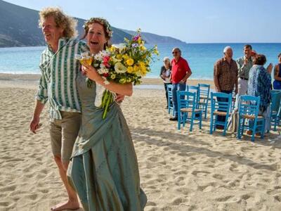 Κεφαλονιά: Γάμος στην παραλία της Αγίας ...