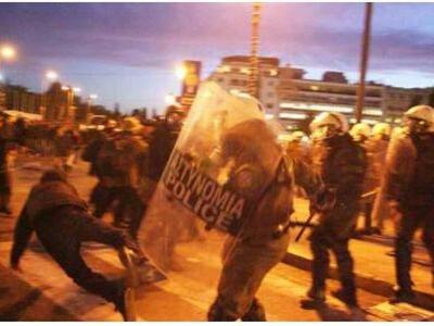 Δείτε βίντεο με τα  βίαια επεισόδια μετα...