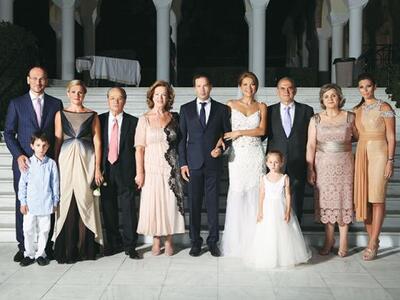 Η παραδοσιακή οικογενειακή φωτογραφία τω...