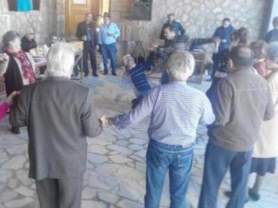 Ζεστάθηκαν με φασολάδα και τσίπουρα στο ...