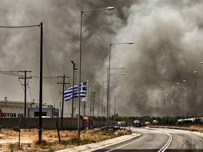 Φωτιές: Ανοιγοκλείνουν τμήματα της Εθνικ...