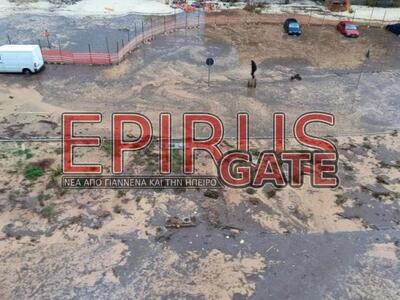 Πλημμύρες, εγκλωβισμένοι οδηγοί και διακ...