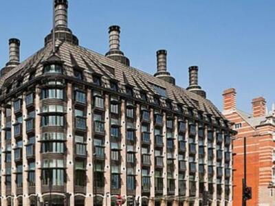 Βρετανία: Εκκένωσαν τμήμα του βρετανικού...