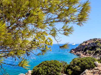 Καιρός: Με ζέστη και χωρίς βροχές μας κά...