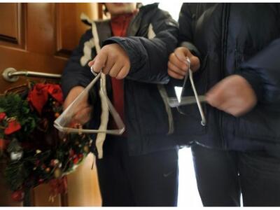 Ανήλικοι λήστεψαν παιδί που έλεγε τα κάλ...