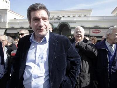 Ο Καμίνης ζητά από τους άστεγους βεβαίωσ...