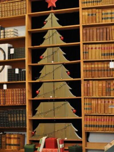 Χριστουγεννιάτικο δέντρο Βιβλιοθήκη (φωτ...
