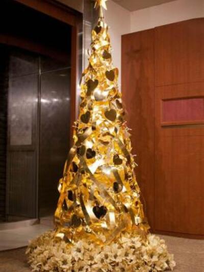 Χριστουγεννιάτικο δέντρο από αληθινό χρυ...