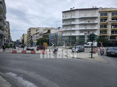 Ένα μικρό πάρκινγκ δημιουργήθηκε στο κέν...